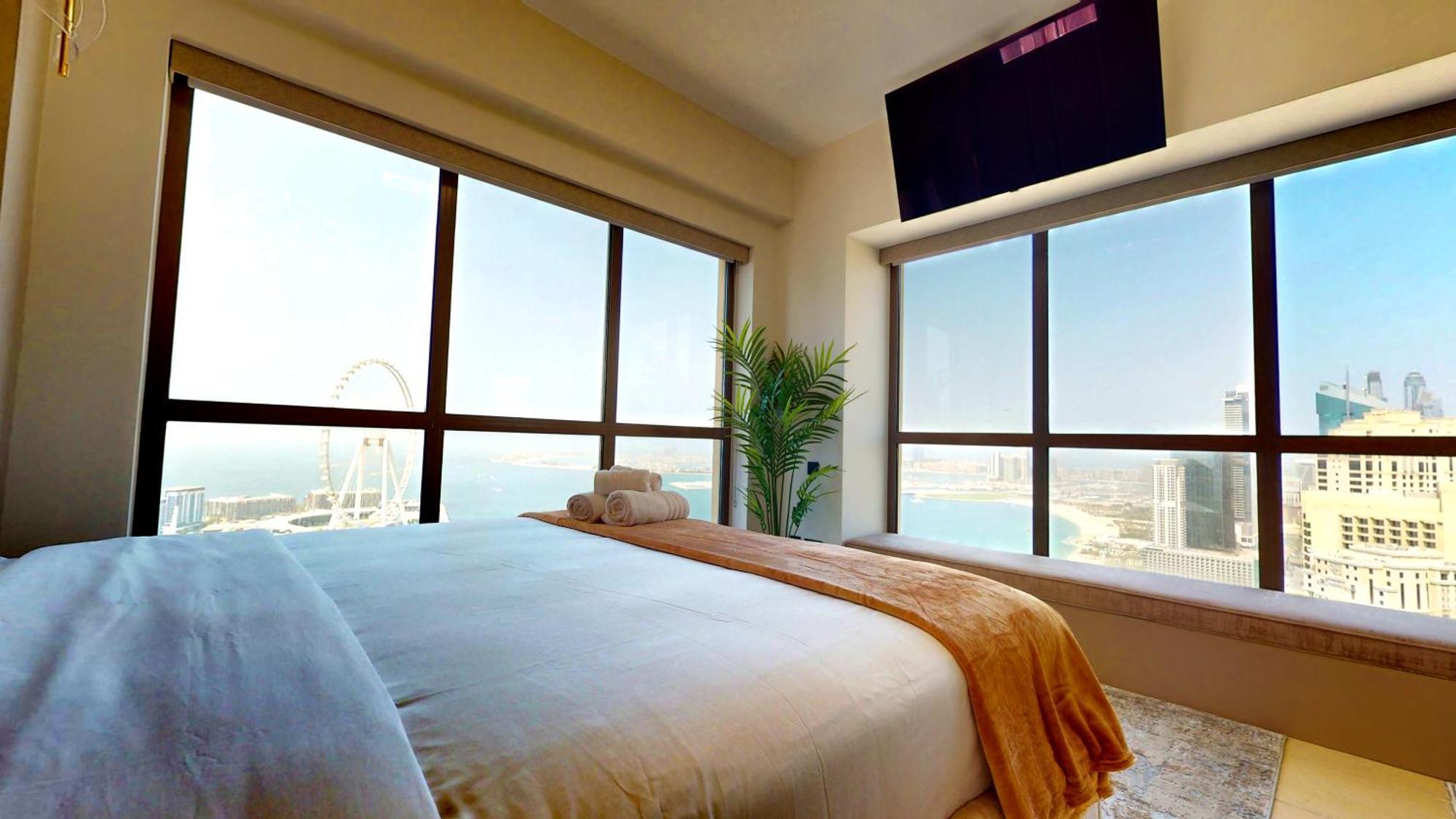 Апартаменти Amazing Views Eye & Palm