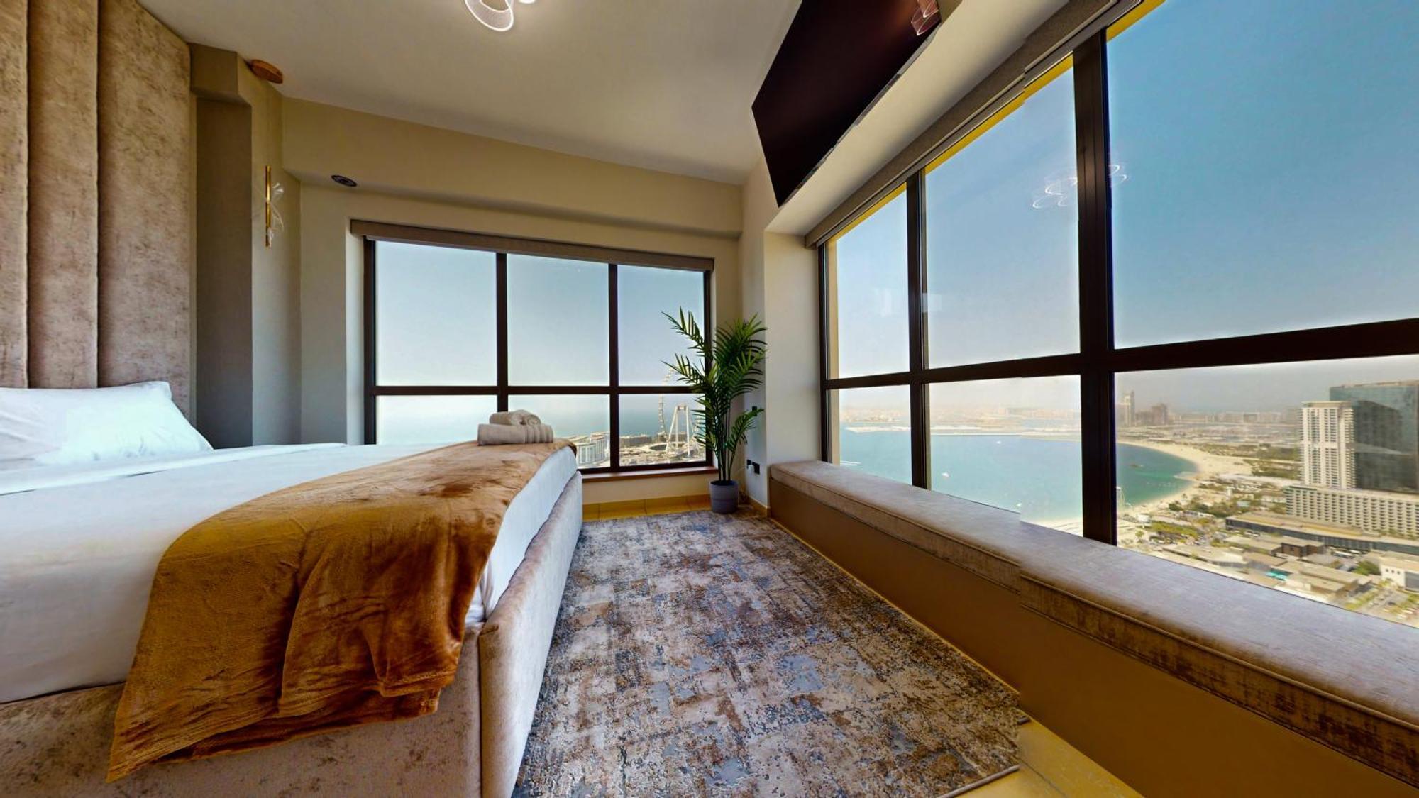 Amazing Views Eye & Palm Апартаменти *