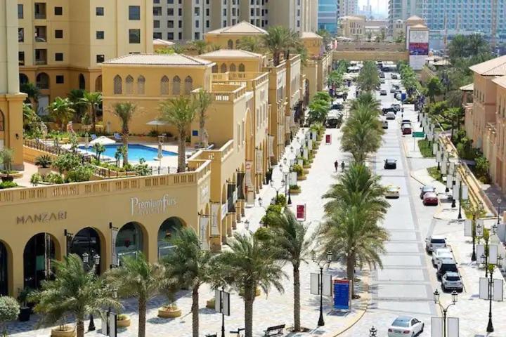 Amazing Views Eye & Palm Апартаменти *