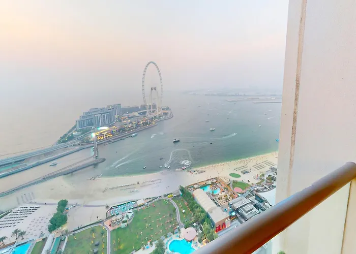 Amazing Views Dubai Eye & Palm
